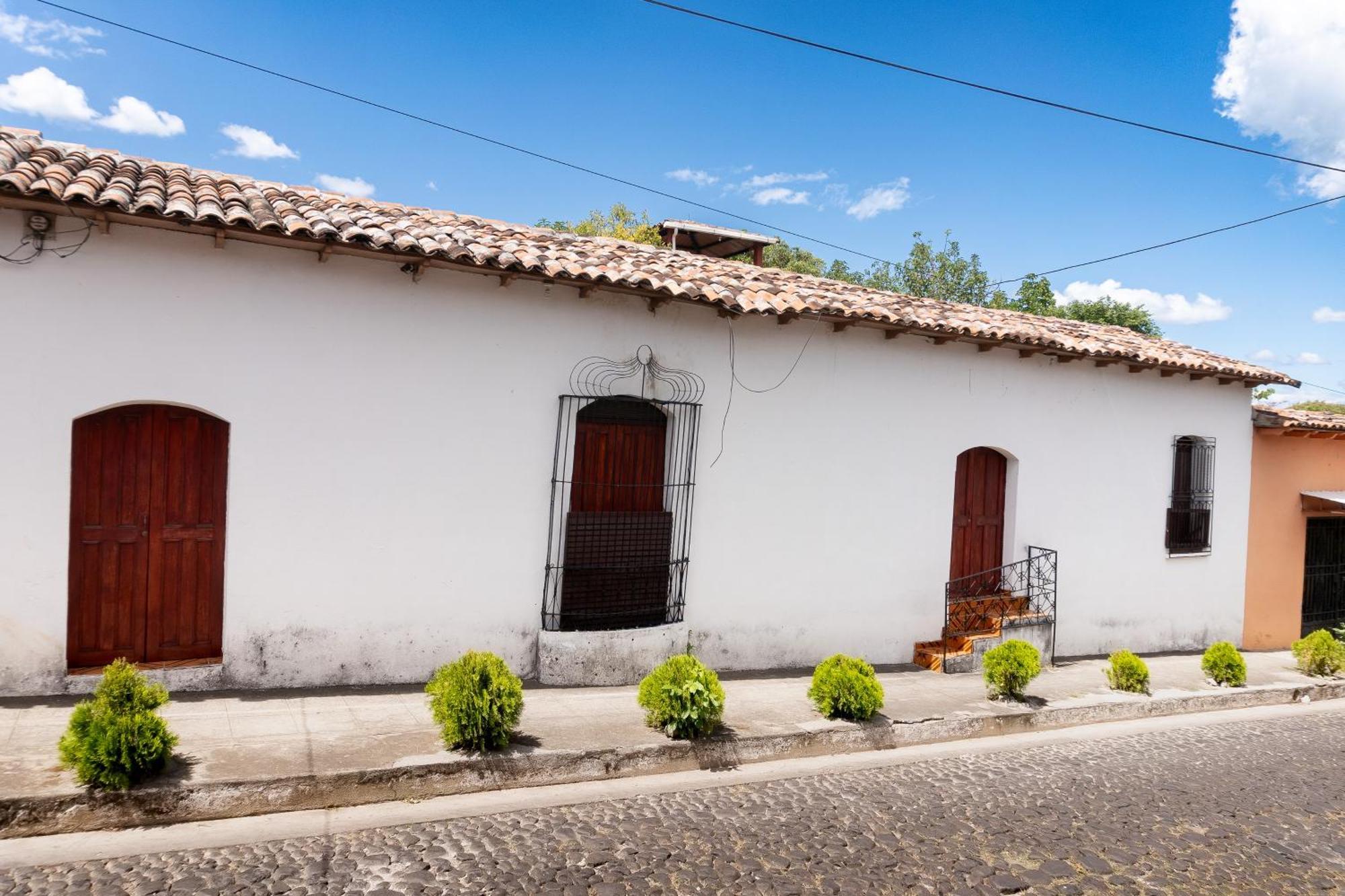 Hostal Delmy Suchitoto Екстер'єр фото